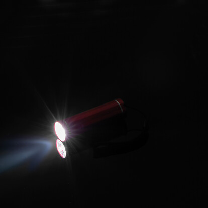 recycelte-taschenlampe-utrecht-rot-a-nr-410405-02-coole-eventideen-com.jpg