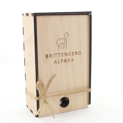 geschenkbox-mit-alpaka-pflegeprodukten-a-nr-lir-1026-01-coole-eventideen-com.jpg