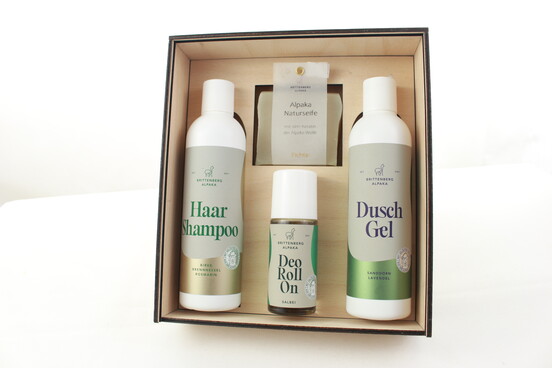 geschenkbox-mit-alpaka-pflegeprodukten-a-nr-lir-1028-02-coole-eventideen-com.jpg