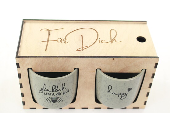 geschenkbox-fuer-zwei-tassen-aus-edlem-buchenholz-a-nr-lir-1029-03-coole-eventideen-com.jpg