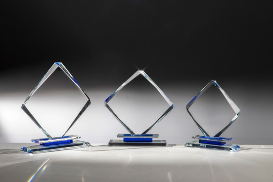 kristallglas-trophaee-karo-gross-a-nr-sti-68124-01-coole-eventideen-com.jpg kristallglas-trophaee-karo-gross-a-nr-sti-68124-01-coole-eventideen-com.jpg