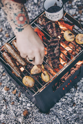 hoefats-beer-box-grillrost-a-nr-hoef-070301-04-coole-eventideen-com.jpg hoefats-beer-box-grillrost-a-nr-hoef-070301-04-coole-eventideen-com.jpg