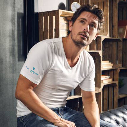 herren-t-shirt-v-neck-slim-fit-bedruckt-ab-5-stk-a-nr-handw-26-40cc-3082-01-coole-eventideen-com.jpg